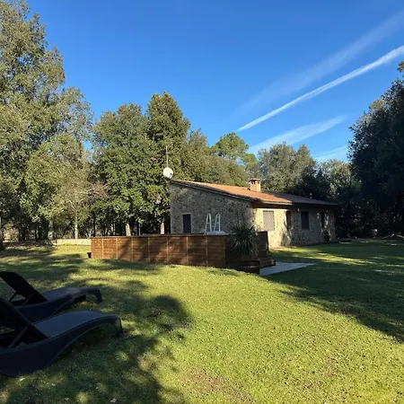 Casina Nel Bosco בית נופש